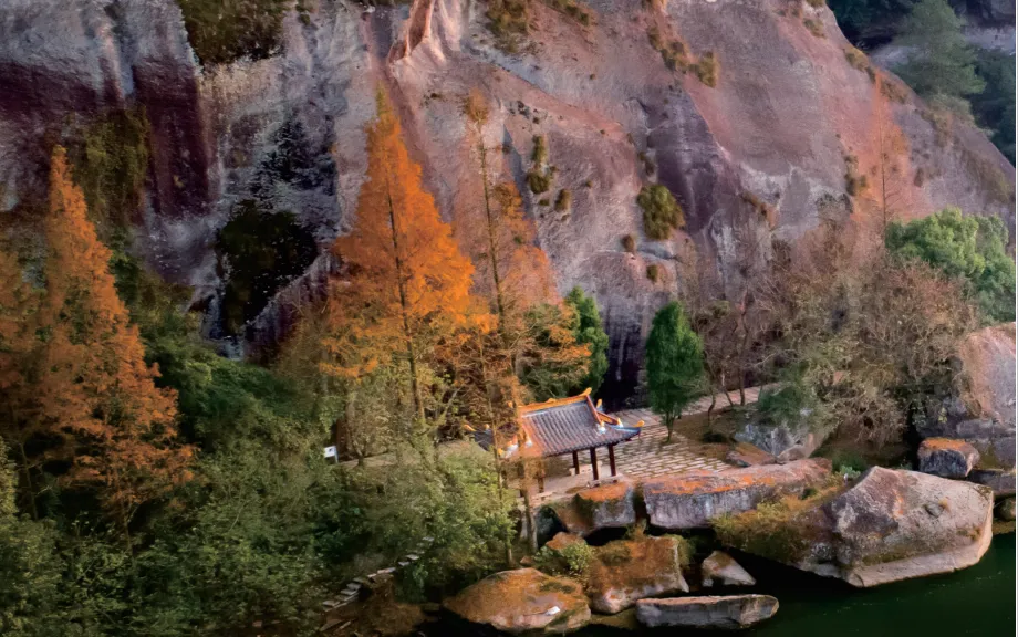 fc04f2888541e78a80ed276e28a98adf-sz_1819841