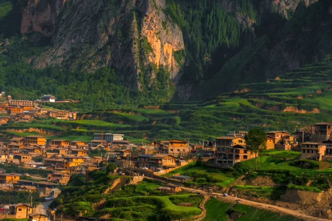 00000000AisQOZUPDZJZNbcY