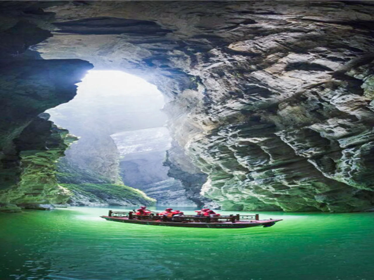 3-6月❤一脚踏三省•渝湘黔+边城三省联游❤上海自组团双卧7日❤真纯玩❤O自费❤无车推❤全程2+1保姆车❤全程入住携程四钻酒店