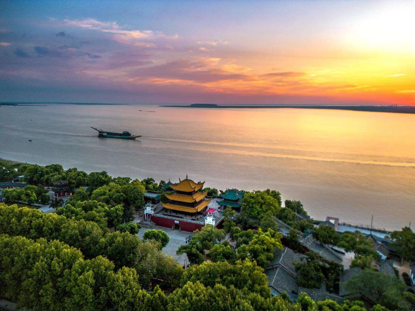 00000000lFYYexbaKxHohGhC