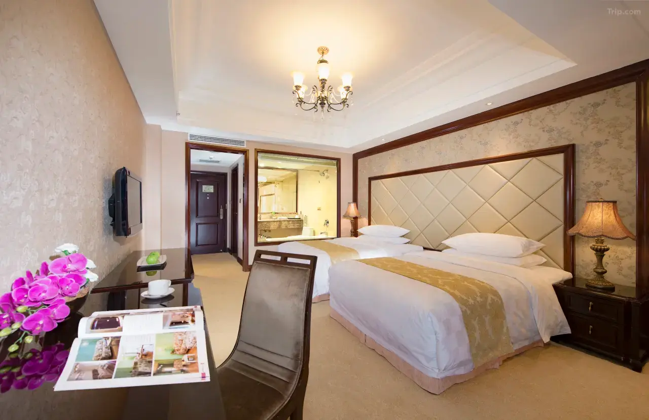 02013120004exxdwhE0FC_W_1280_853_R5