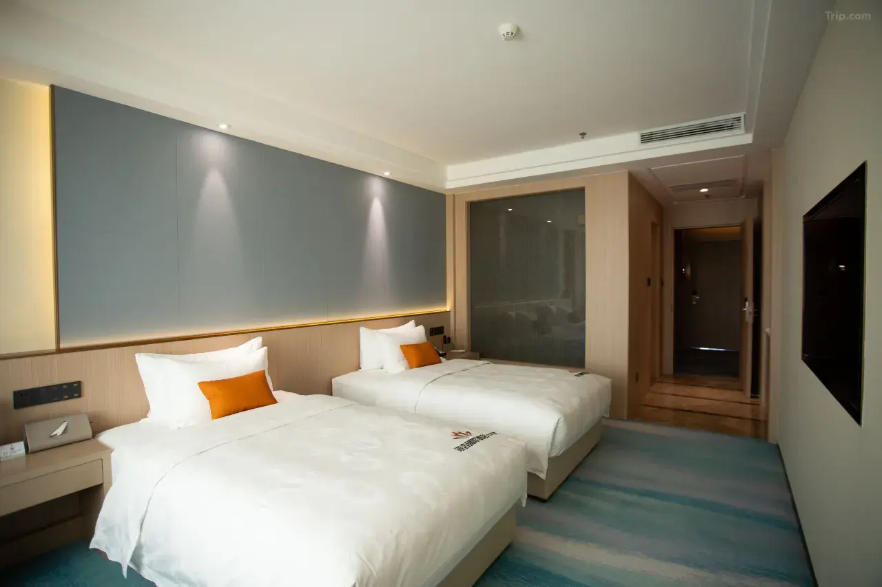 02046120009jxaapy17EE_W_1280_853_R5