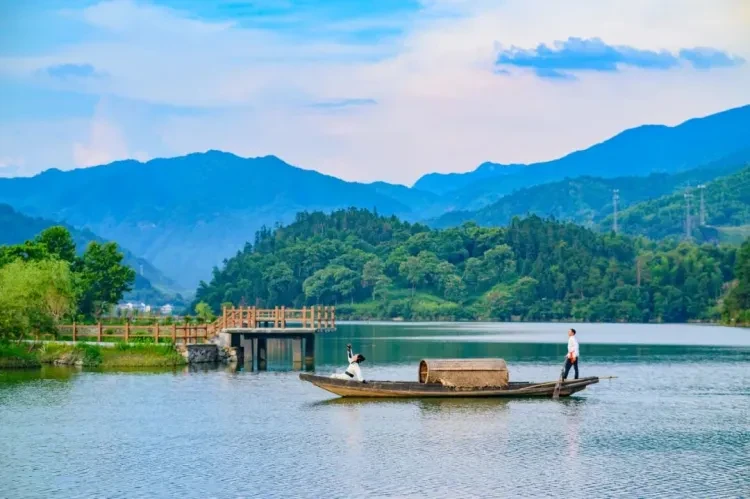 131e2005afc8b708f61ab8ee95d596ba-sz_123867