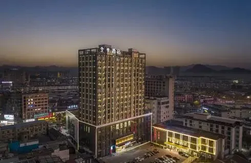 2人起订，天天发班：1580元高铁直达 天柱山3日●天柱山●高端酒店：品质纯玩，五星服务，出行无忧！