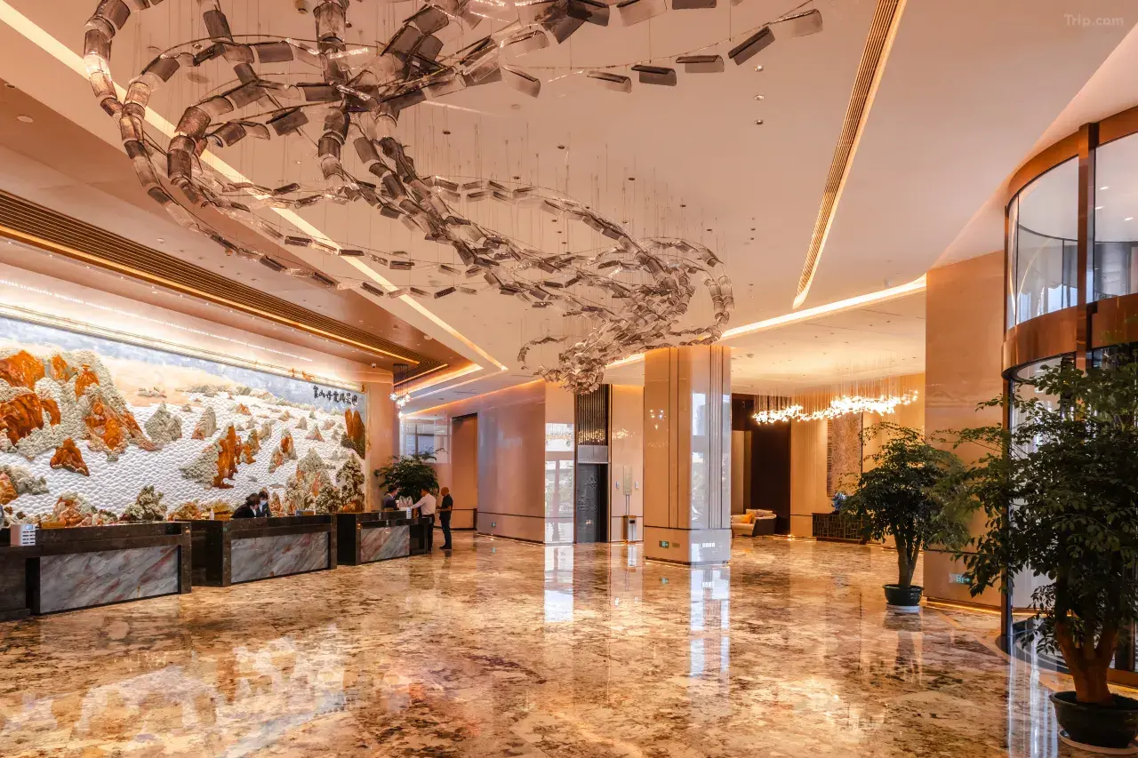 1mc0612000edm86jo5085_W_1280_853_R5