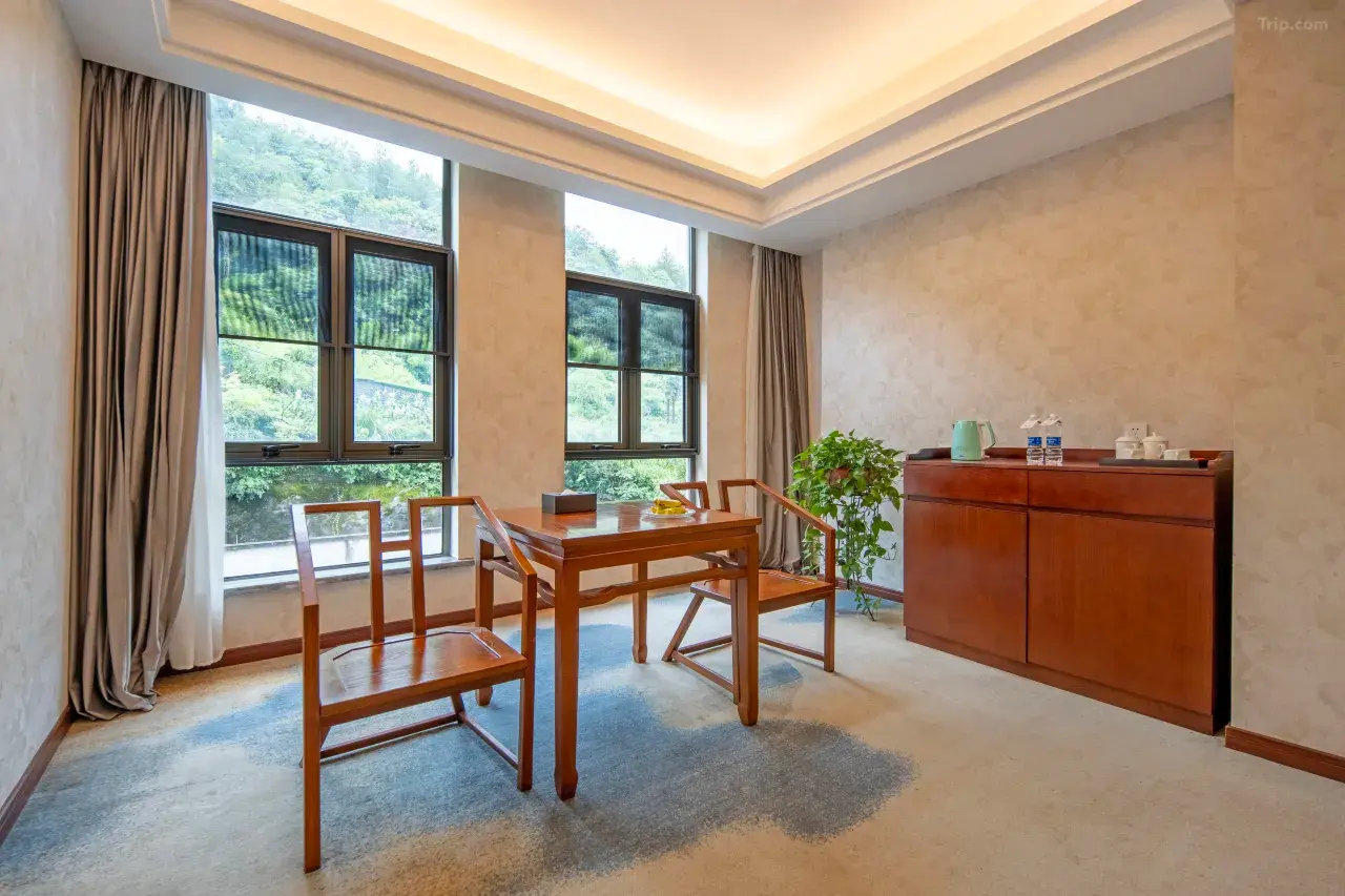 1mc1712000o53liym9128_W_1280_853_R5