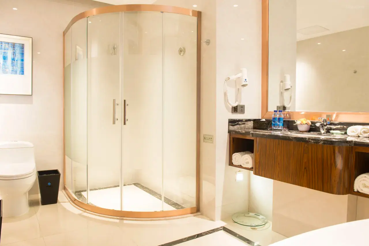 1mc2112000acx5epwC2F1_W_1280_853_R5