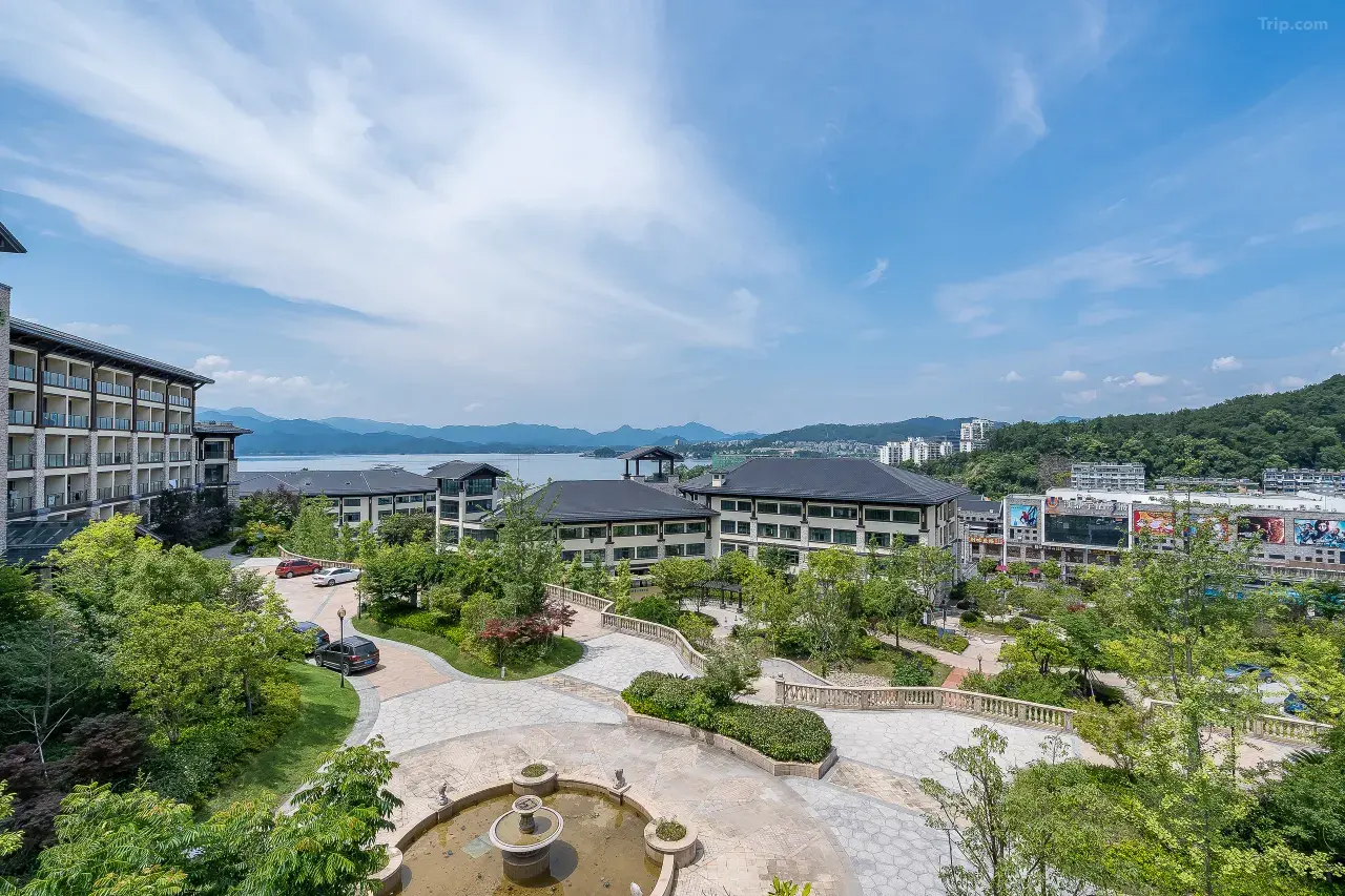 200t1g000001gwqo9EC06_W_1280_853_R5