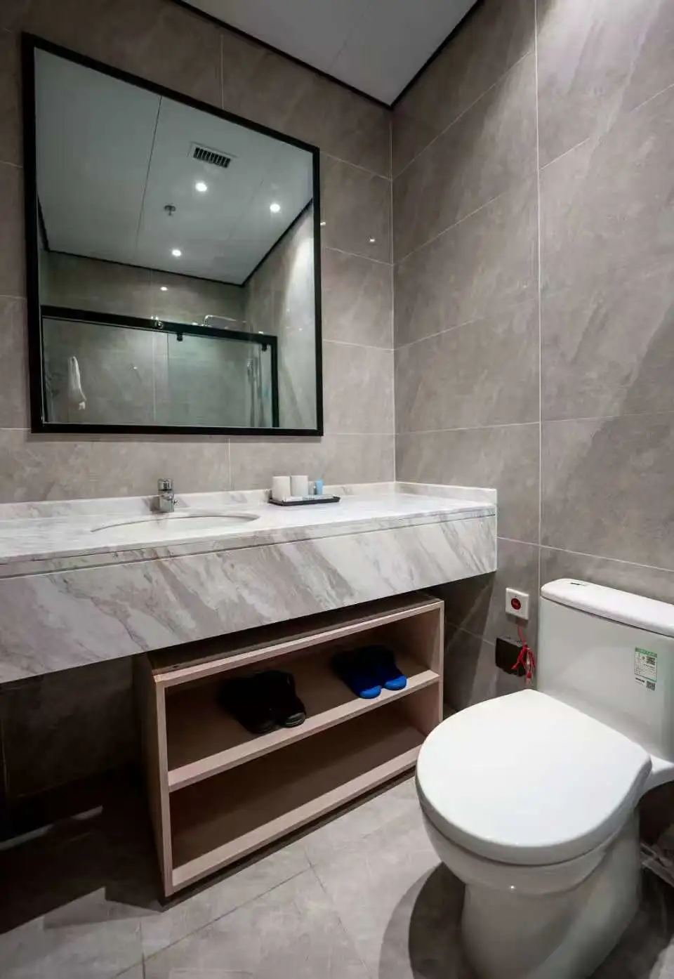 2299531ba77fec9d1d43786eda092d93-sz_82499-1