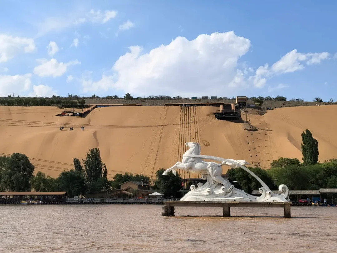 317b8cb06ed30375009b8223e6881173-sz_1951658