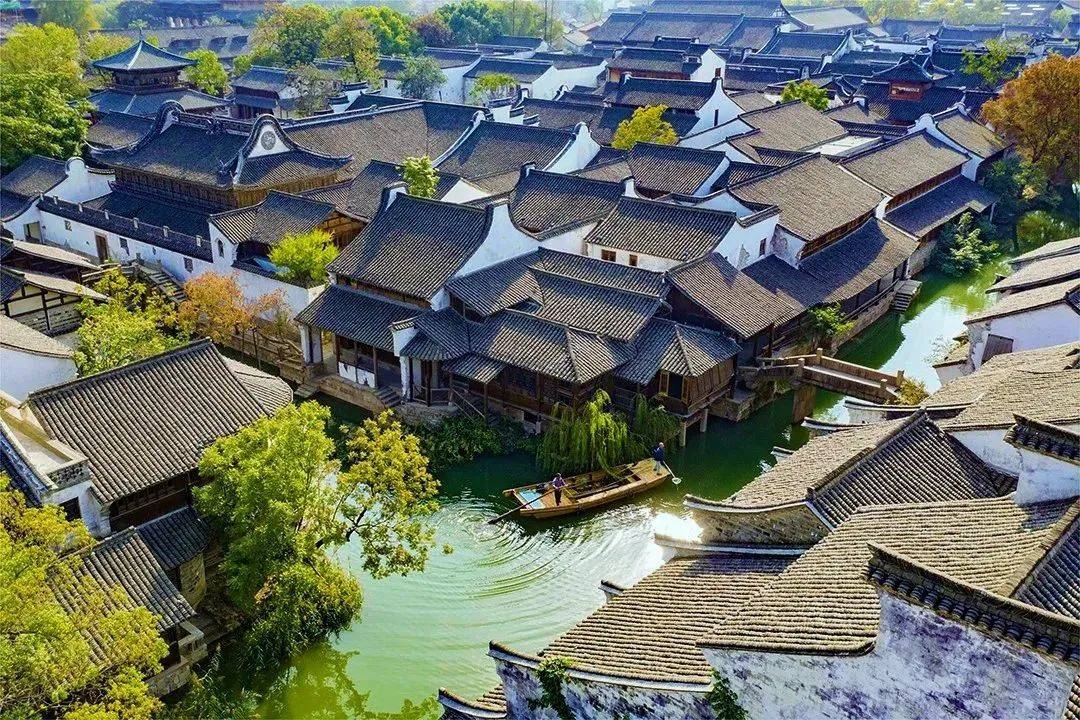 桐乡四钻【濮院F景澜酒店】2人起订，周末不加价！399元每人6餐2宿！棋牌&健身房！“入画江南”的避世之所，濮院便是最好的选择~