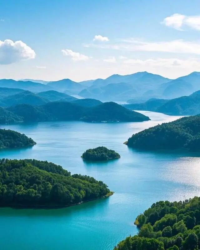 恭迎岁禧 常州溧阳新城温德姆酒店年夜饭套餐899元丨享1988元年夜饭+2顿高标正餐，免费棋牌、K歌。掬一湖翡翠，踏万顷竹涛