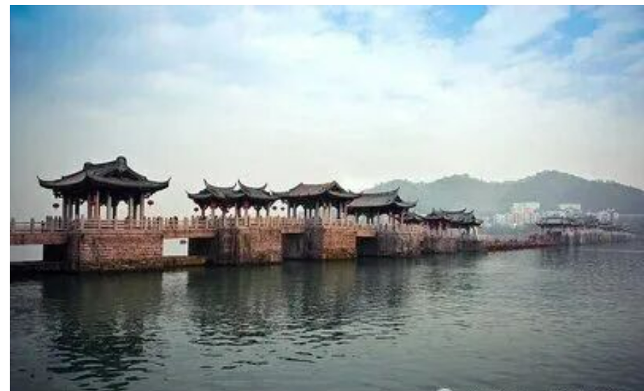 6b747826a70fa77d77f16c3f4e8c4d98