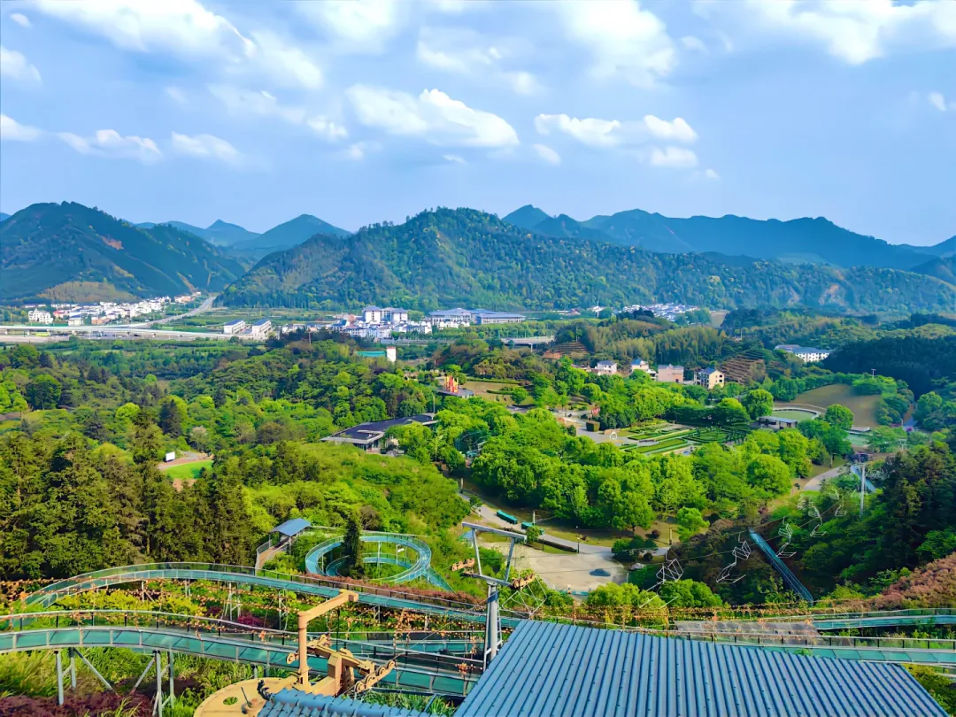 499【花漾双仙境】仙侠秘境-望仙谷+根载仙佛万世春-根宫佛国+春日花海-篁岭+“莫奈花园”-花牵谷 豪华康养4日游