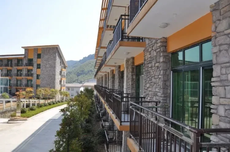 7915eb08a59ce6fe9d4caf76c1adc63e-sz_141934