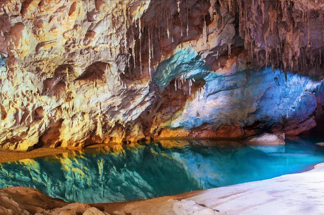 独家赠送小交通❤性价比之王天天发0购物0必消全景中越边境|广西南宁|德天跨国大瀑布|银滩|百魔洞|双卧8日游2180元可升级飞机♥升级一晚准5酒店