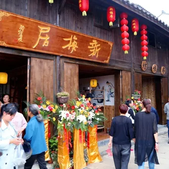 864d964bc7246937fe19bb19fcc8c9ad-sz_318395