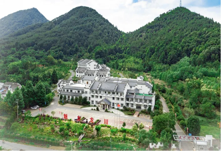 8c98b33ae2d7f5e0c0b65539675c8714-sz_966146