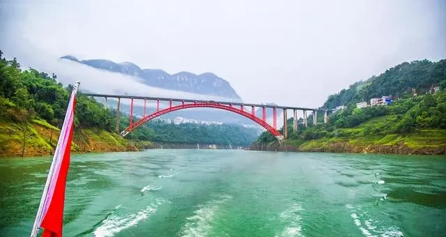 2026升级版2+1保姆车❤️诗画三峡+富硒恩施￥1499【张家界双卧8日游】三星商务酒店/准四特色客栈，4大特色餐，天子山·袁家界·杨家界·金鞭溪·三峡游船·水上恩施-清江大峡谷·凤凰古城日夜景！