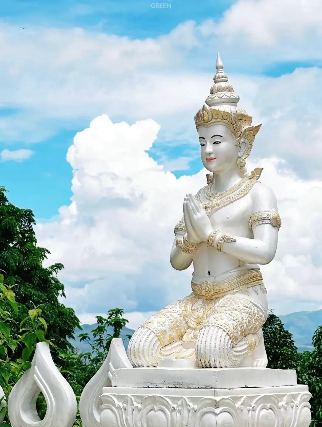 a0287c78e8753f61f9a0cc319da78086-sz_240241