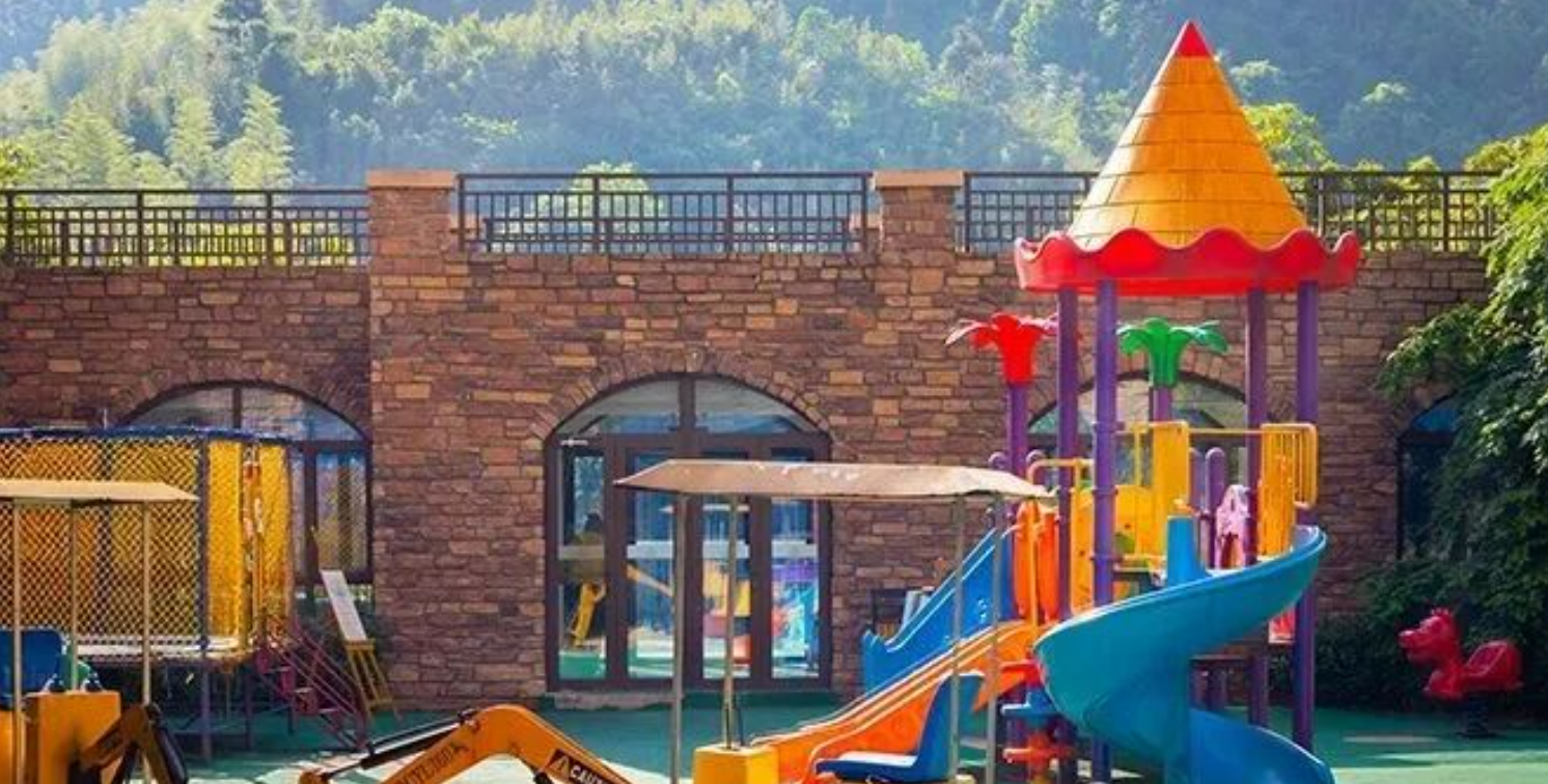 夏至年夜饭自由行-ZJ03安吉君澜温泉度假酒店，仅￥1199元，带你回归自然，舒缓身心。3天2晚自驾游，开启一场惬意之旅