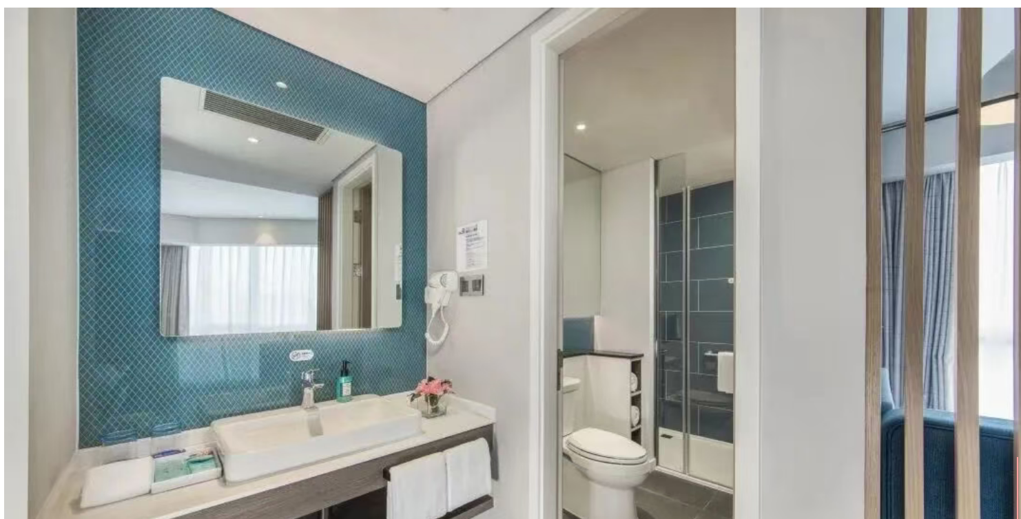 c04e38b2eab7404a44da02b84f28deed