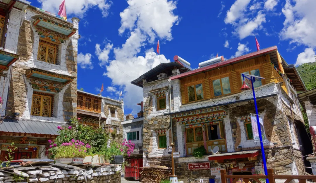 c3bec708817d7e464bd5332b1ae48136-sz_2228477