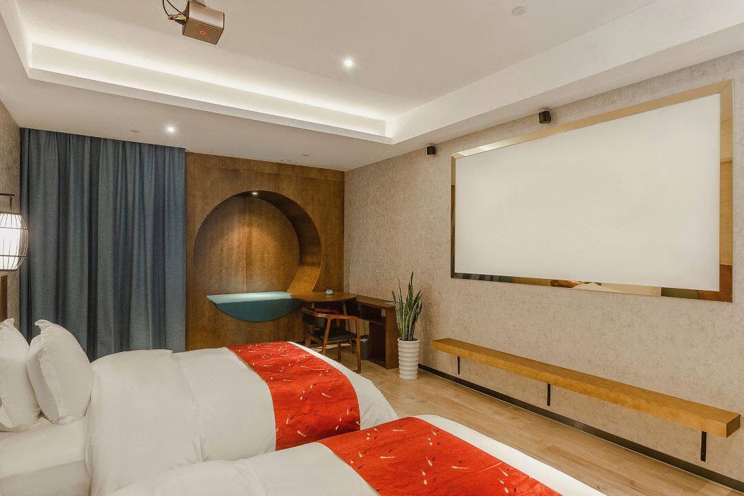 c56680f1838c4c2c6b1d46e663a29903-sz_90184