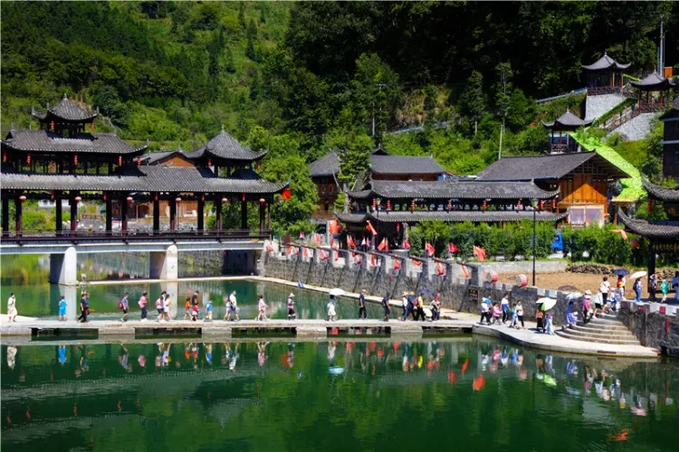 e2d1f3ced5ac2662a34349bf32337438-sz_396794