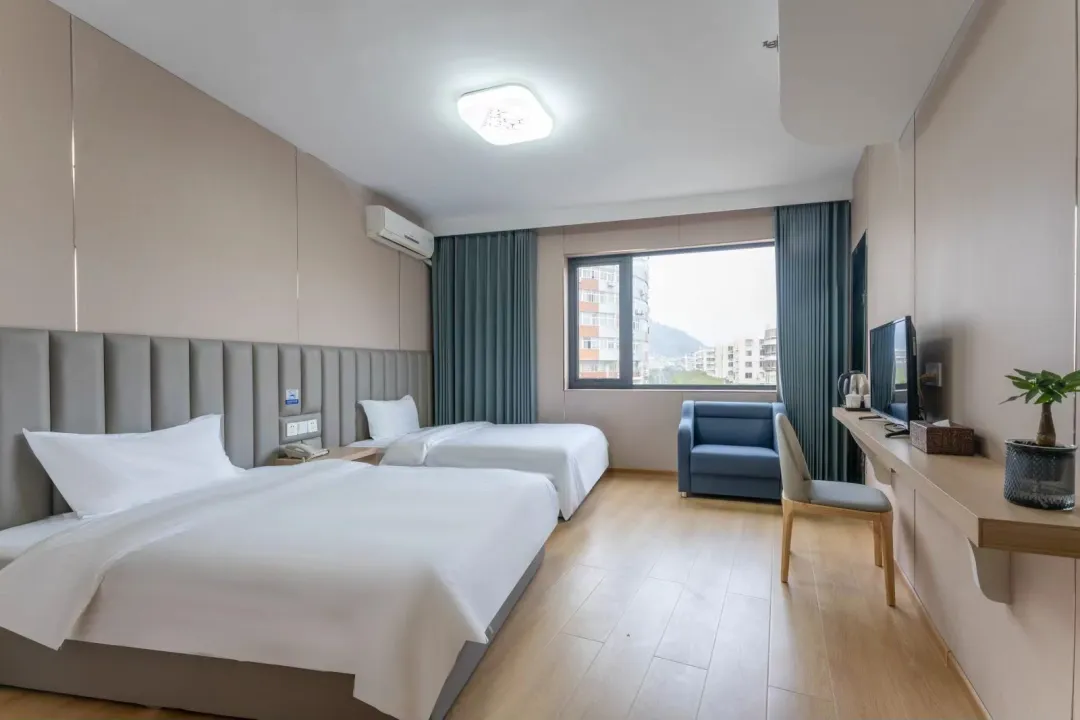 e422393a821db3d0616fb3b6288e3fd3-sz_266793