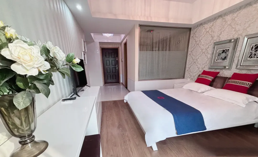 f80d7f3835949ab0db6e2d23f9172a9b-sz_878684