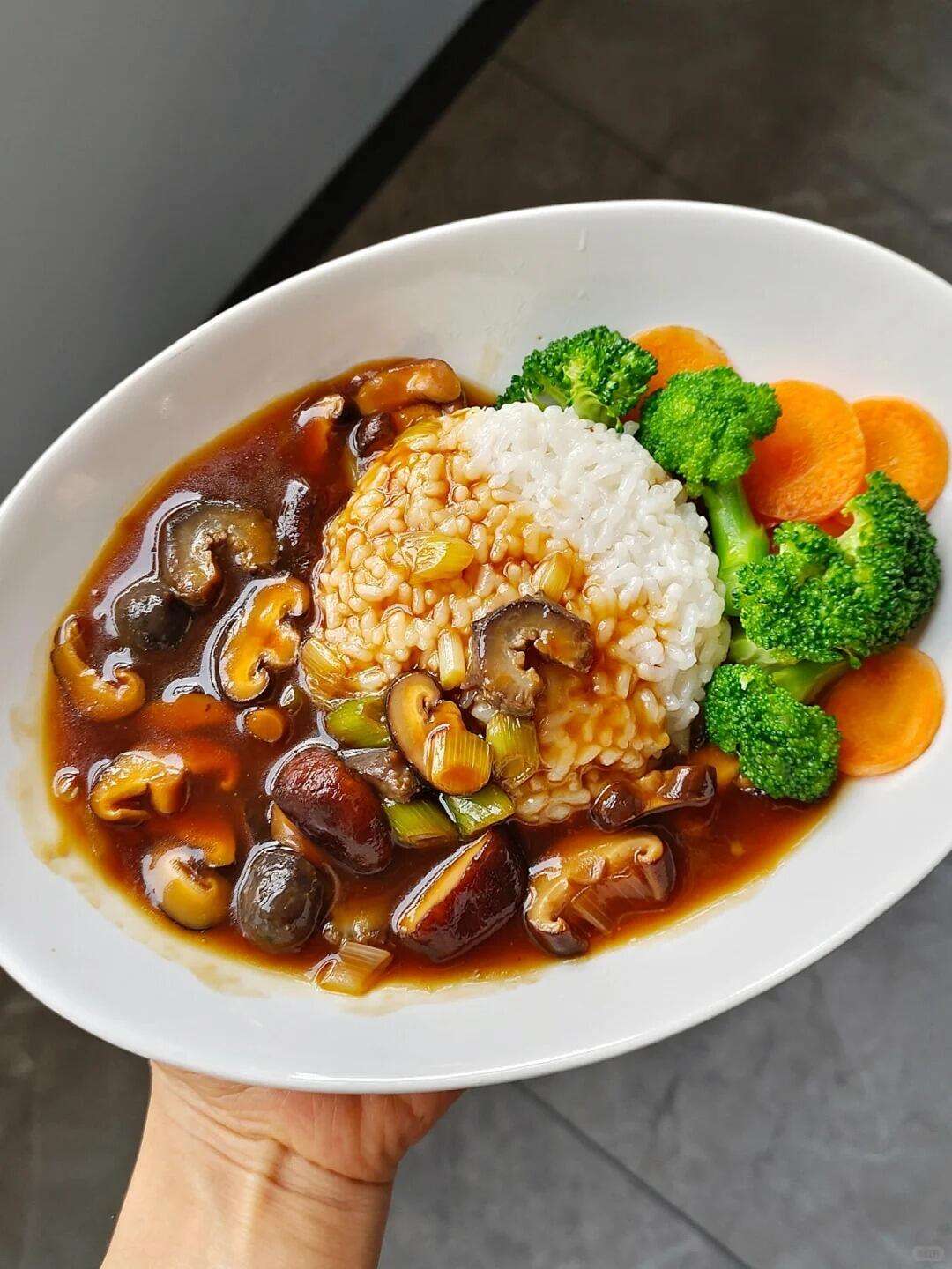 00000000FqRIssYJmfdqFjPp