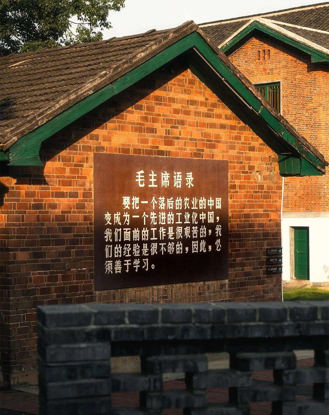 00000000UVHRzSeDBPDqvCzV