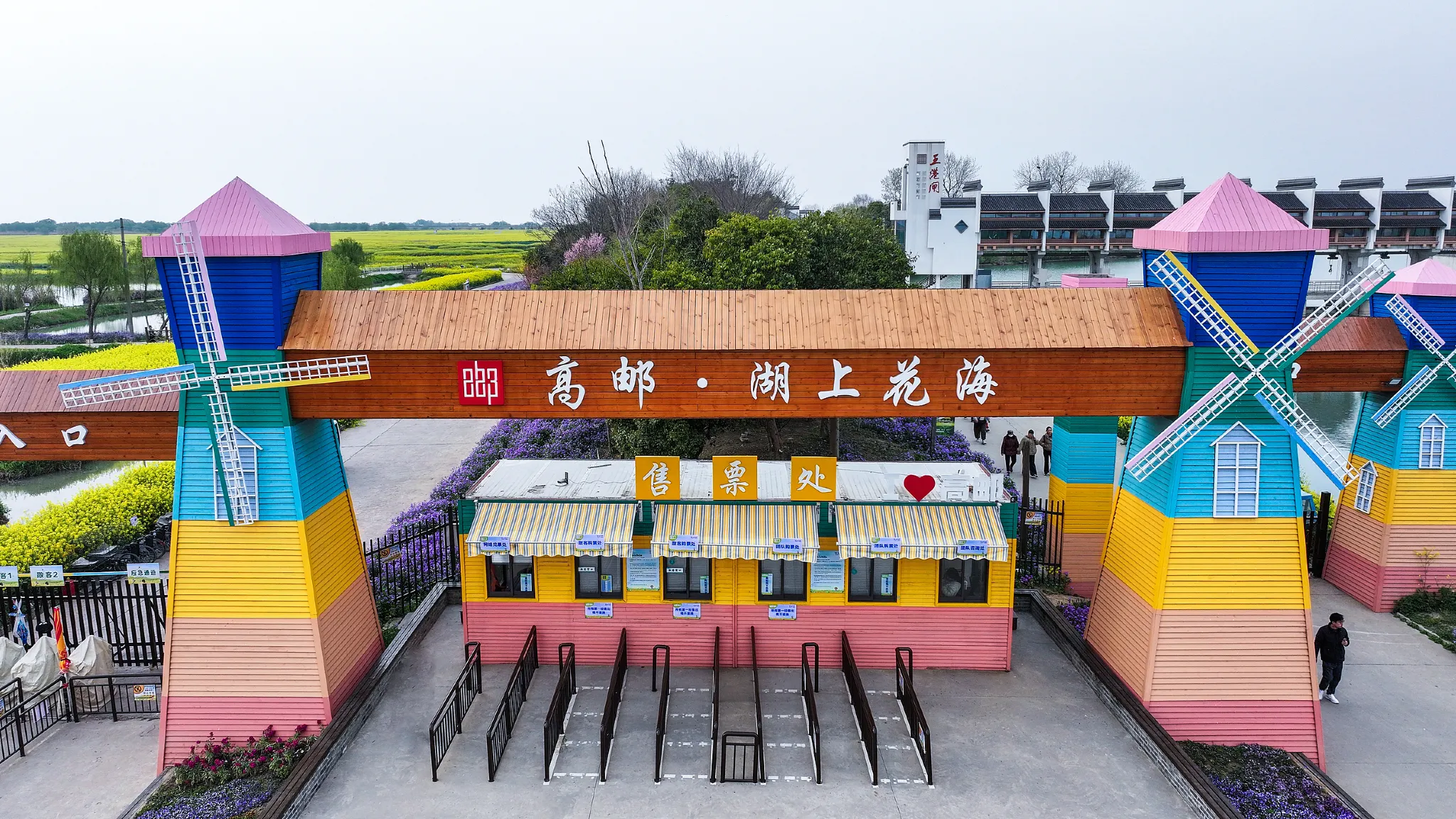 0104w12000kh7lp60B3B8_W_2048_1536.jpg_