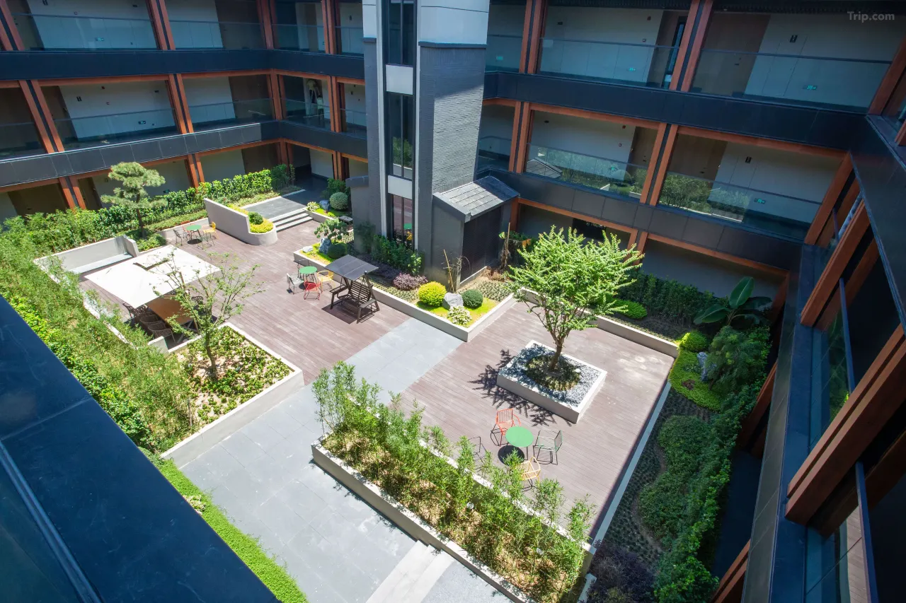 0201312000ercw3zv100B_W_1280_853_R5