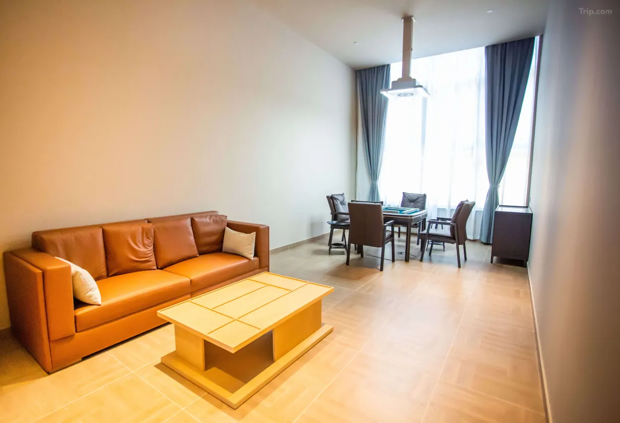 0201812000ercxzqy5990_W_1280_853_R5