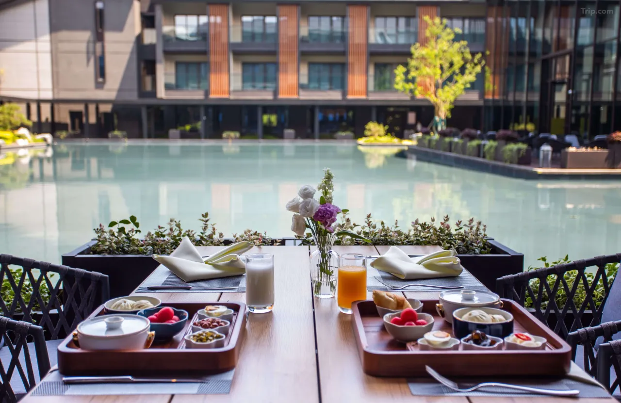 0201q12000ercx2cqF5CF_W_1280_853_R5