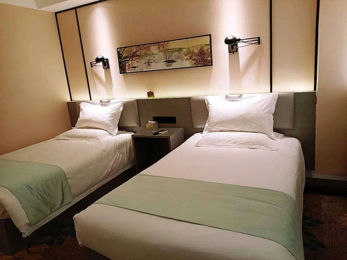 0202812000bxecbg43E81_W_1280_853_R5