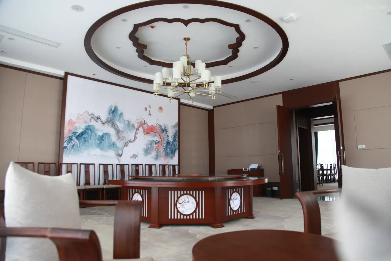 02036120009j6tv486D10_W_1280_853_R5