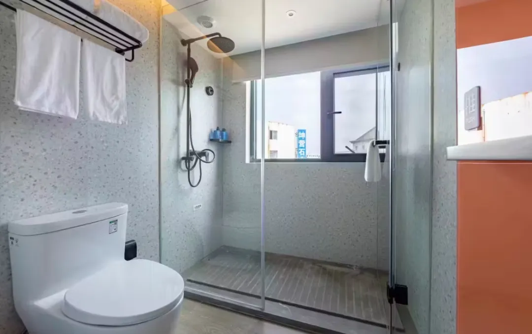 104548db794aef4049bd66a9ae73d399-sz_139785