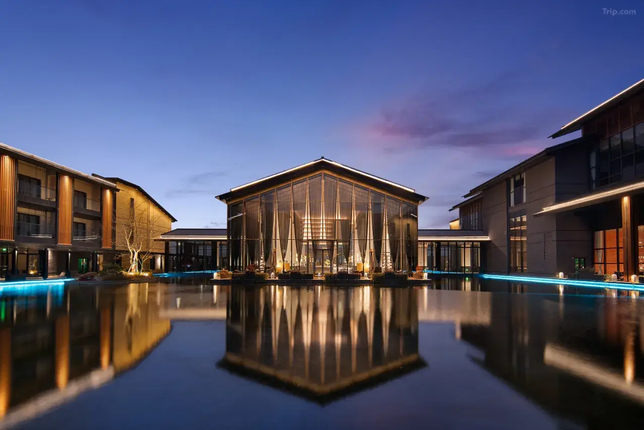 1mc0l12000rj7fcukA8F4_W_1280_853_R5