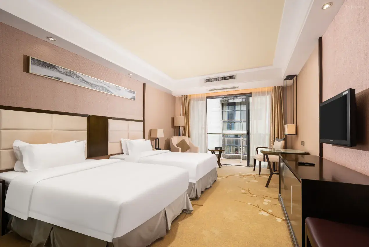 1mc0w12000avmyi13D058_W_1280_853_R5