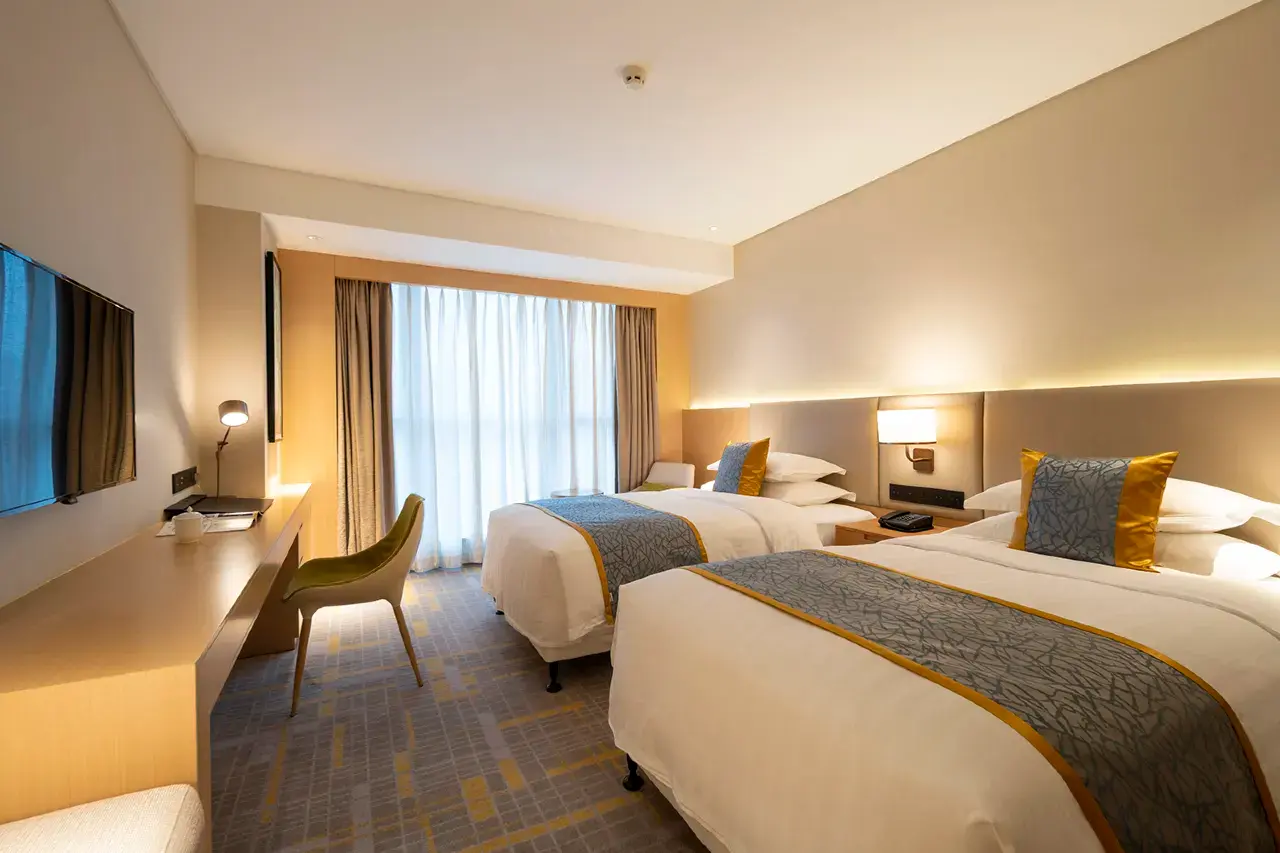 1mc1712000am8urteA62A_W_1280_853_R5