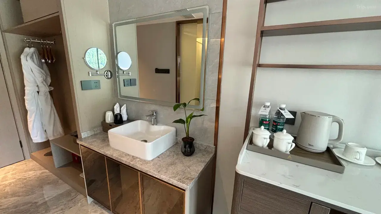 1mc4m12000g07jos033AF_W_1280_853_R5