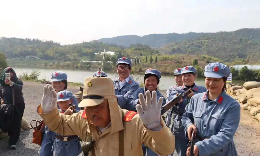 23461ae48850eeee270329840b0d6272-sz_232725-2