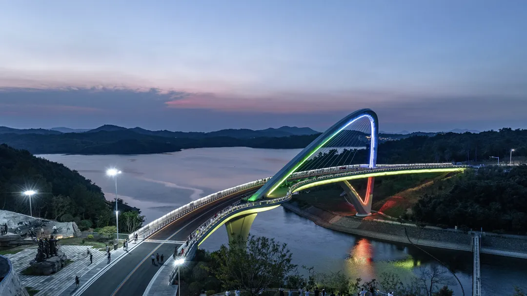 379d0bdcb7e55640ba66c3e8067641ea-sz_911593