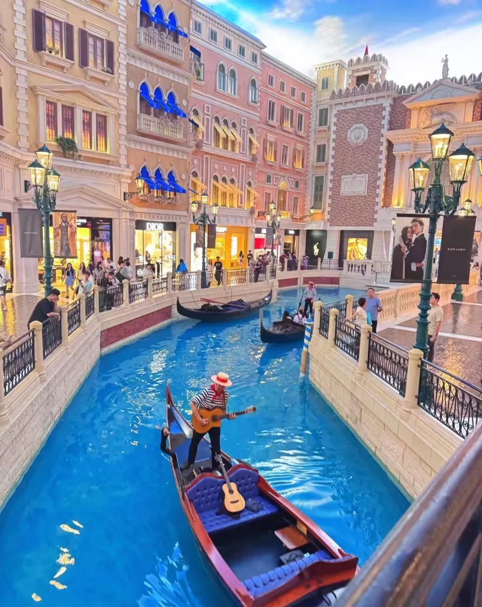 51fecb27bde860001e9b8fe8e3b27e9d-sz_352664