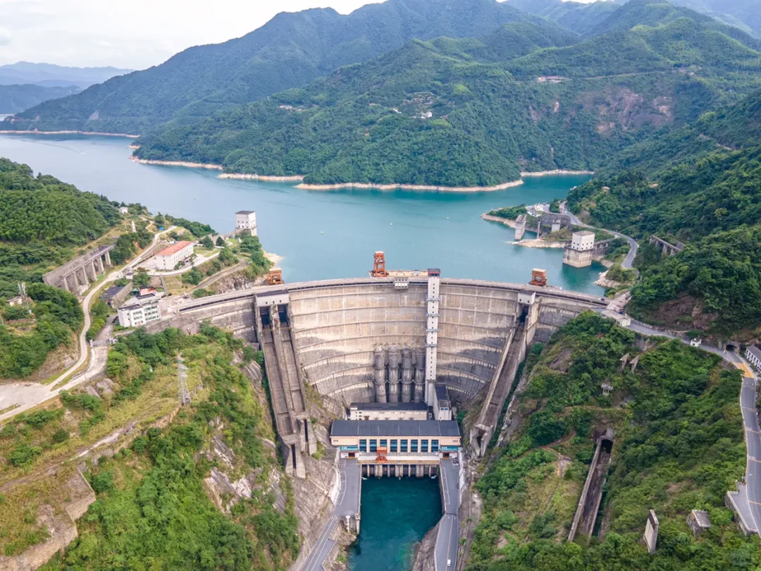 535655454278ff7a8ad2865c480045de-sz_2971400-1