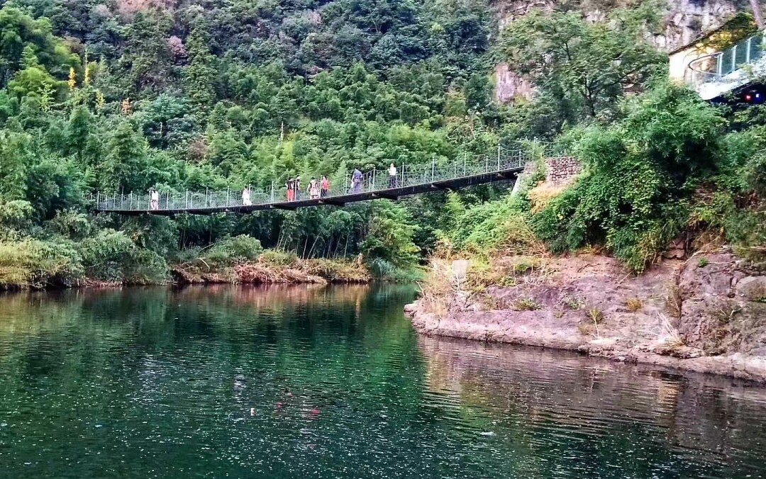 5afc852234f5d839df6ff6f5a8680d54-sz_1334625