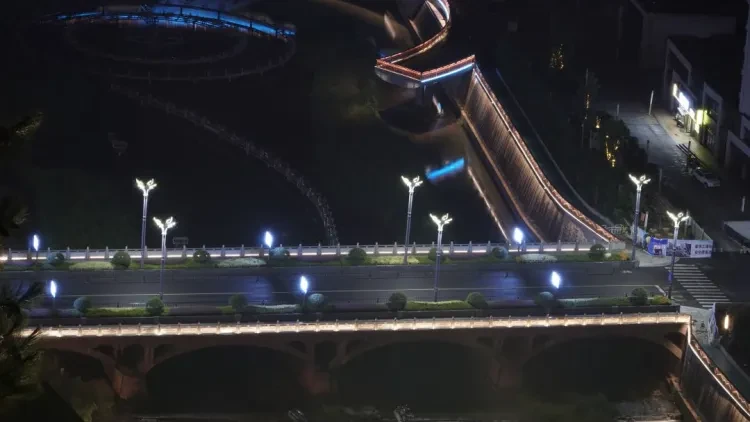 72f55658ab3baae3665f5521f278714e-sz_78427